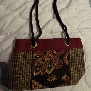 Woman's casual shoulder bag